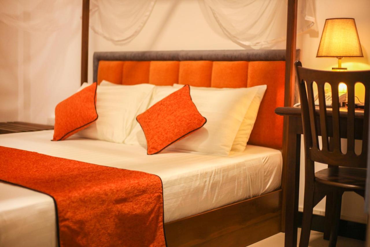 Mimoza Mirissa Bed & Breakfast Exterior photo