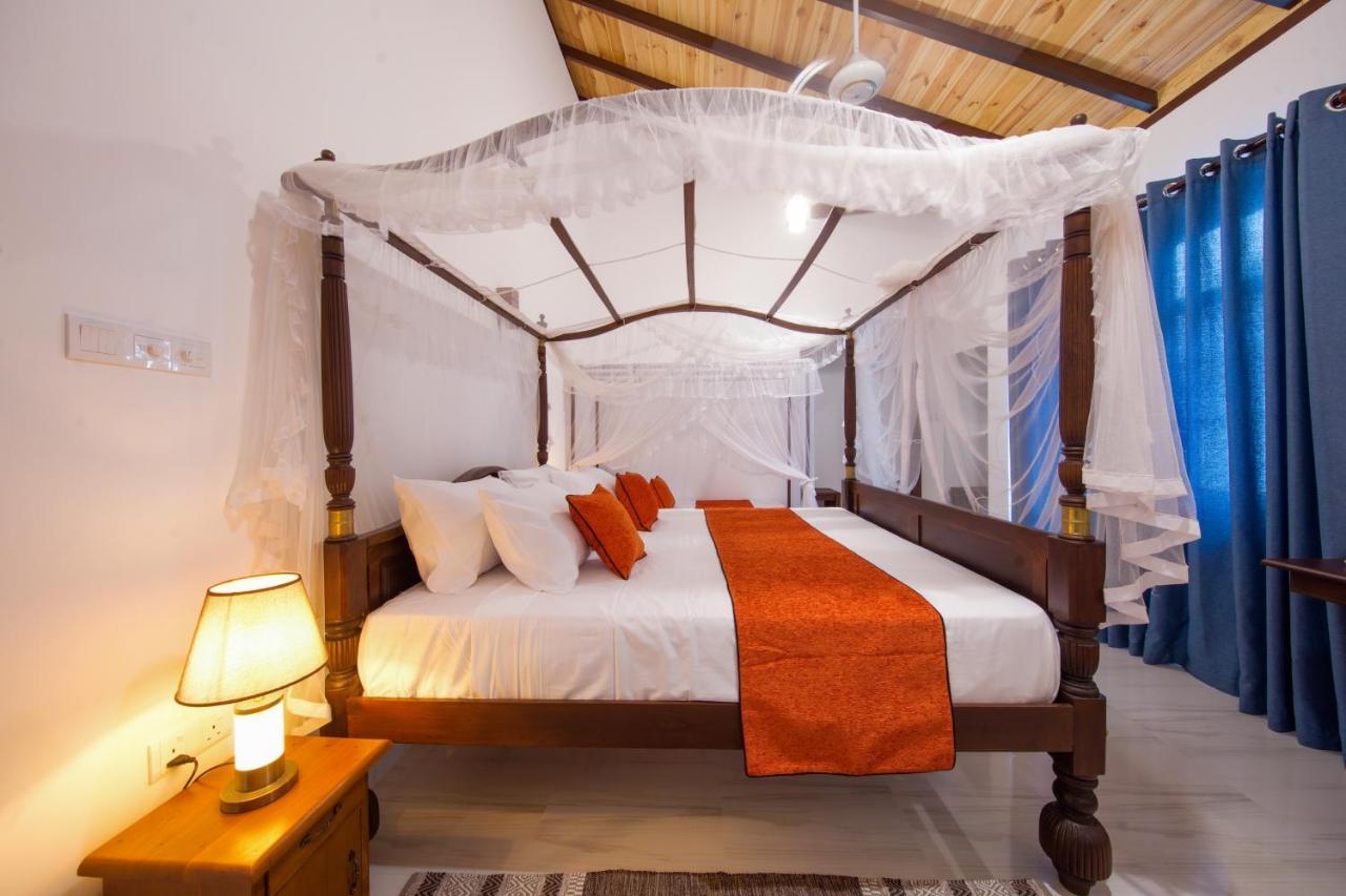 Mimoza Mirissa Bed & Breakfast Exterior photo